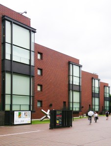 1975 - Tokyo Metropolitan Art Museum - Kunio Maekawa