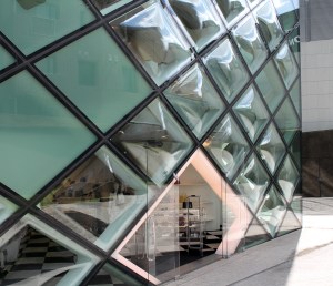 2003 - Prada Aoyama - Herzog & de Meuron